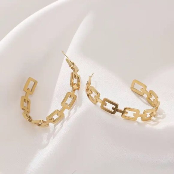 18k Gold Plated Minimalist Geometric Texture Earrings - Picture 6 of 8